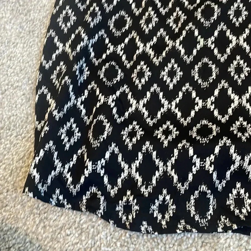 Hilary Radley Medium black and white blouse